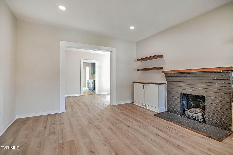 Photo #7: 617 Prince Street