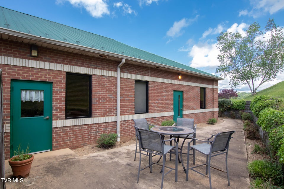 Photo #12: 612 Campus Drive