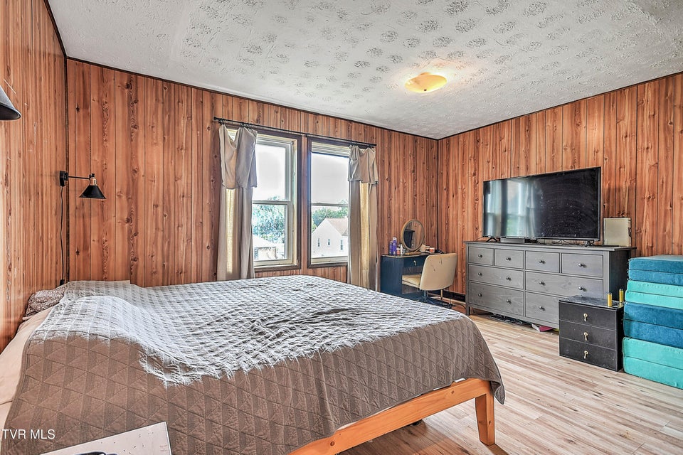 Photo #8: 609 Hamilton Street