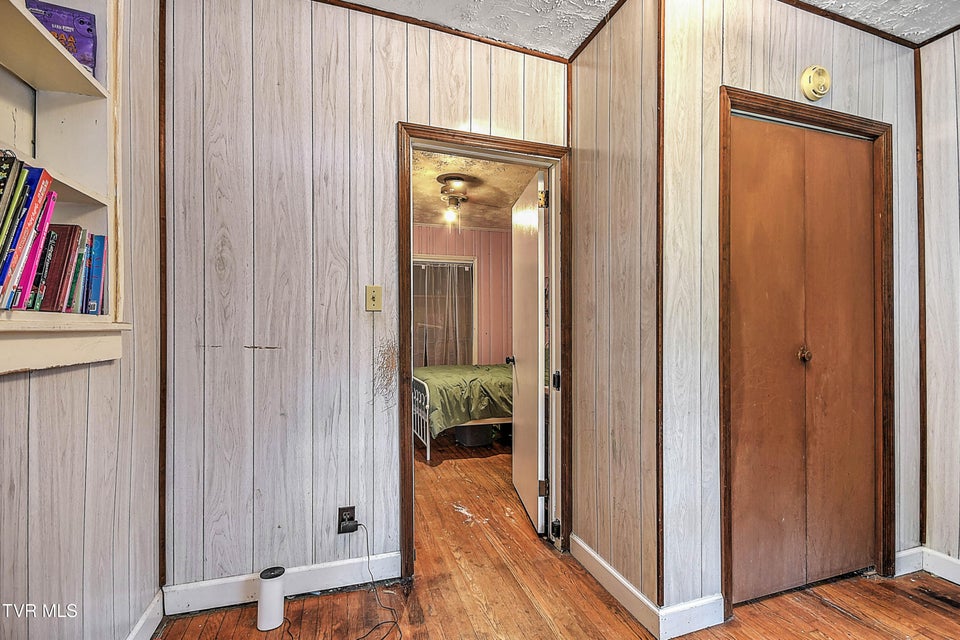 Photo #16: 609 Hamilton Street
