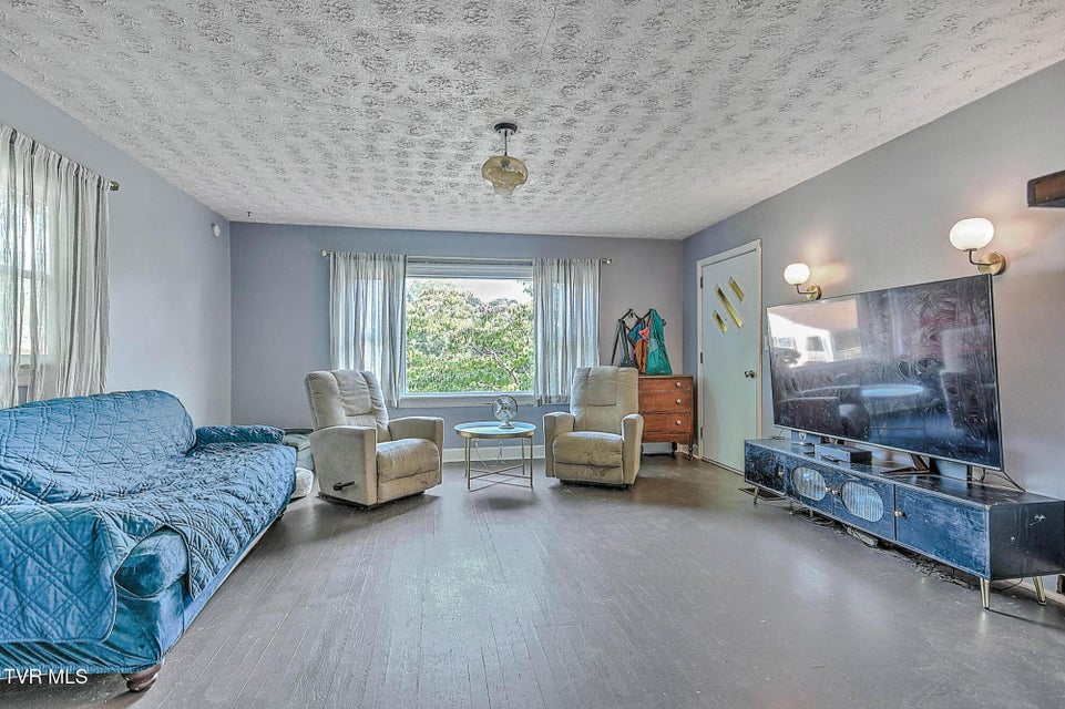 Photo #3: 609 Hamilton Street