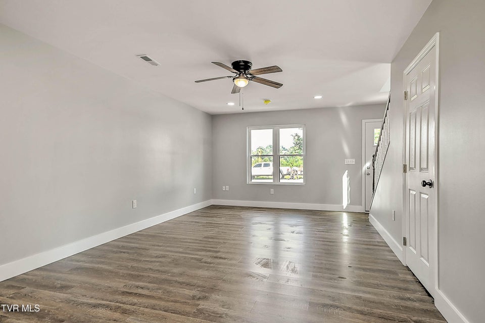 Photo #6: 1101 Rhode Island Avenue
