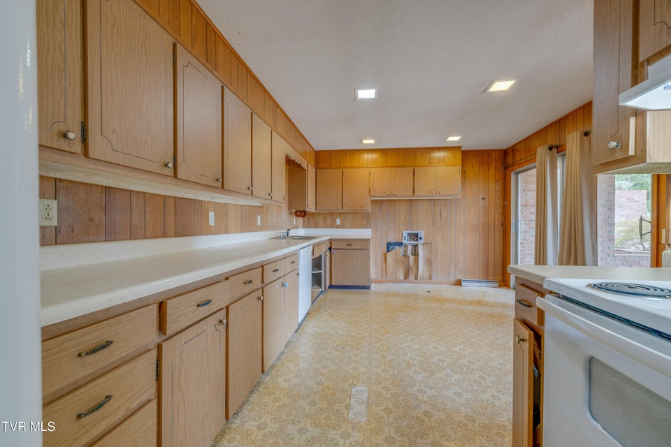 Photo #38: 501 Smith Lane