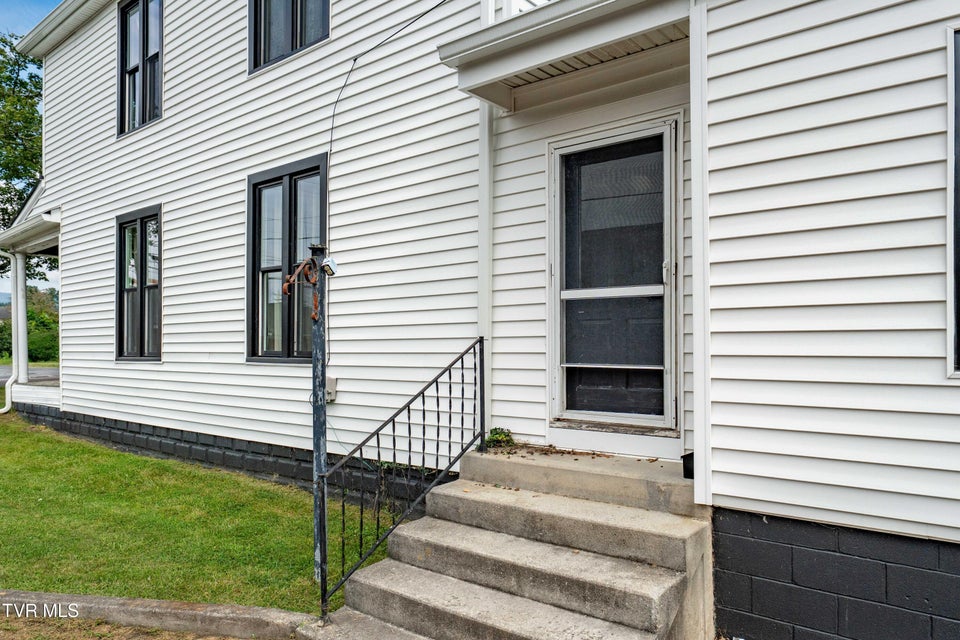 Photo #11: 216 Church Street