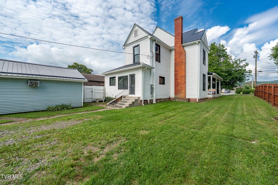 Photo #15: 216 Church Street