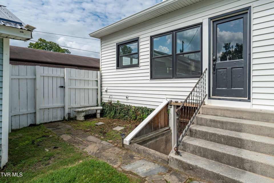 Photo #16: 216 Church Street