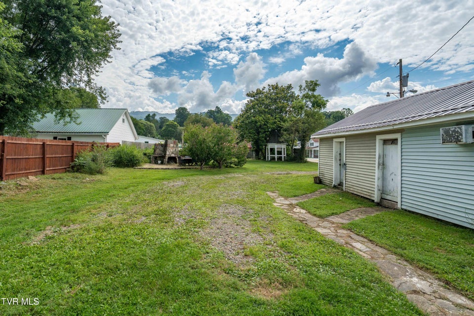 Photo #17: 216 Church Street