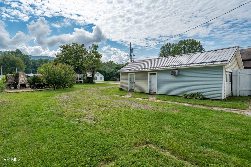 Photo #18: 216 Church Street