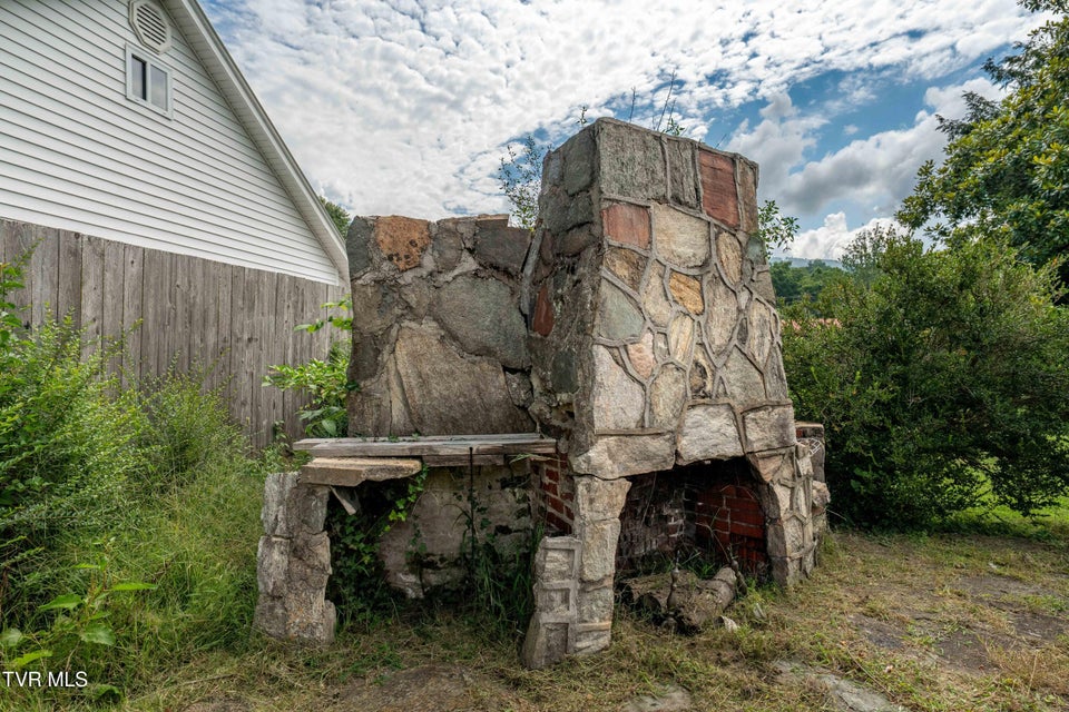 Photo #20: 216 Church Street