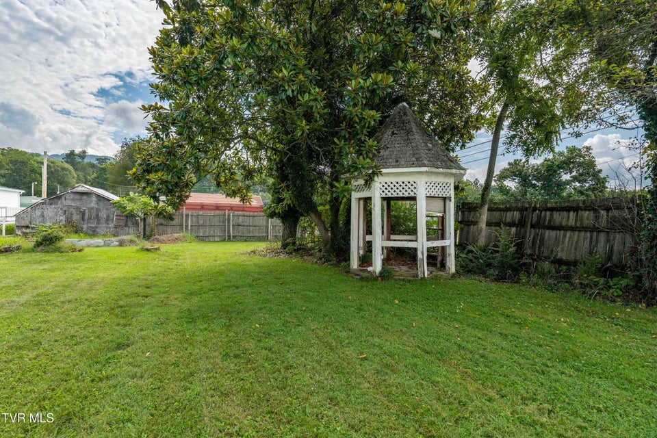 Photo #22: 216 Church Street