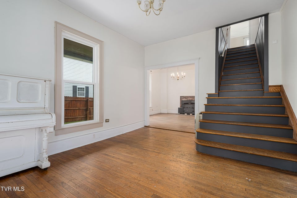 Photo #27: 216 Church Street