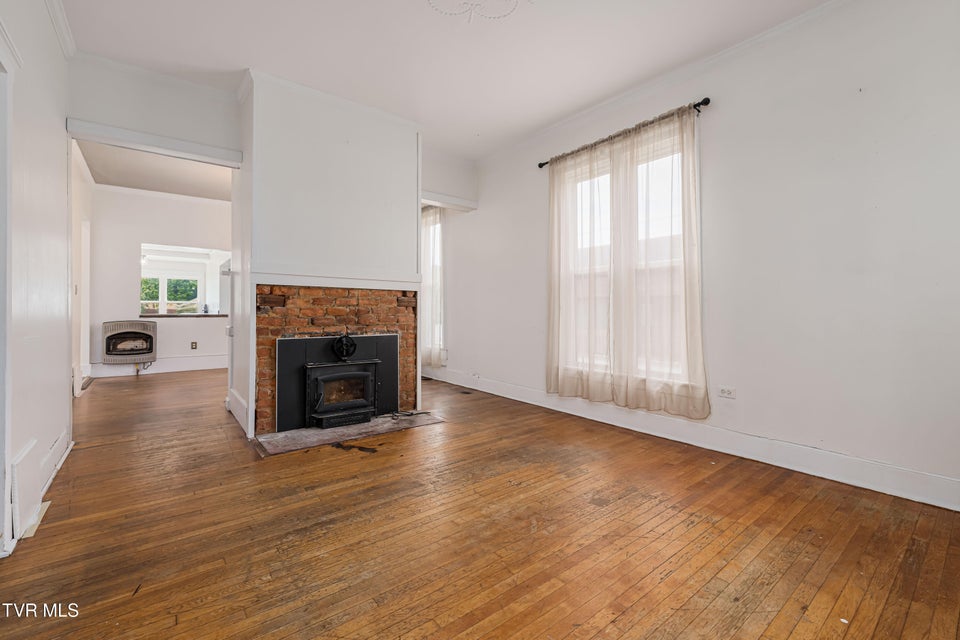 Photo #31: 216 Church Street