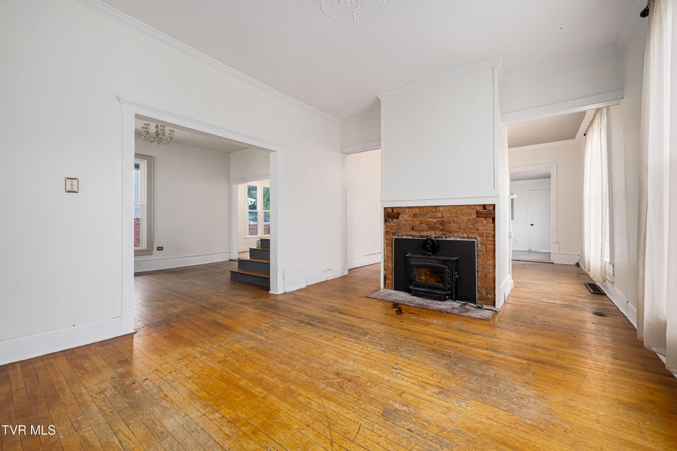 Photo #32: 216 Church Street