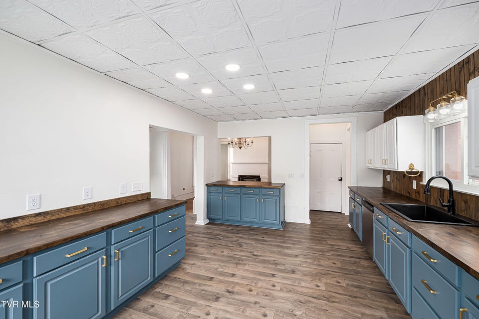 Photo #41: 216 Church Street