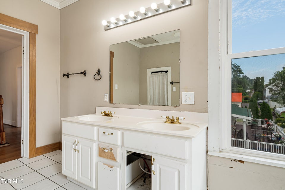 Photo #52: 216 Church Street