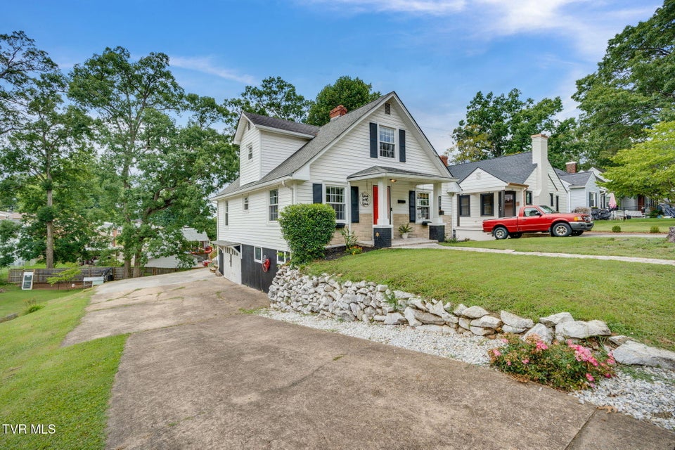 Photo #2: 2220 Cypress Street