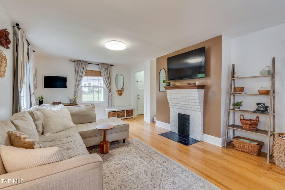 Photo #7: 2220 Cypress Street