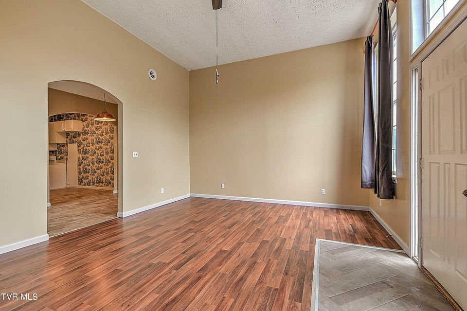 Photo #5: 284 Railroad Avenue