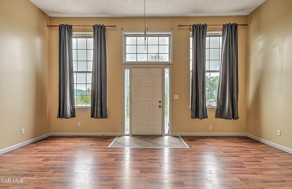 Photo #9: 284 Railroad Avenue