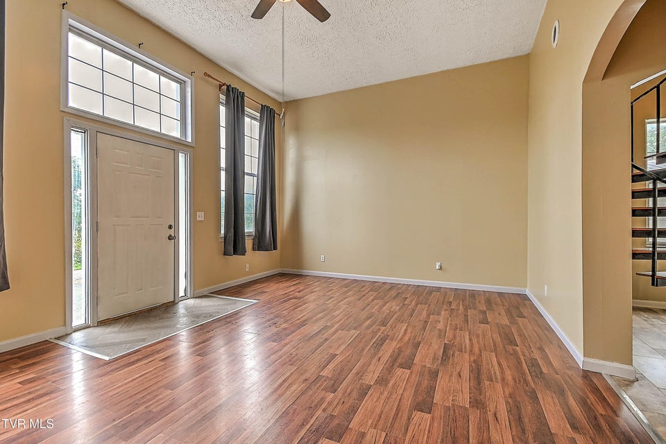 Photo #10: 284 Railroad Avenue