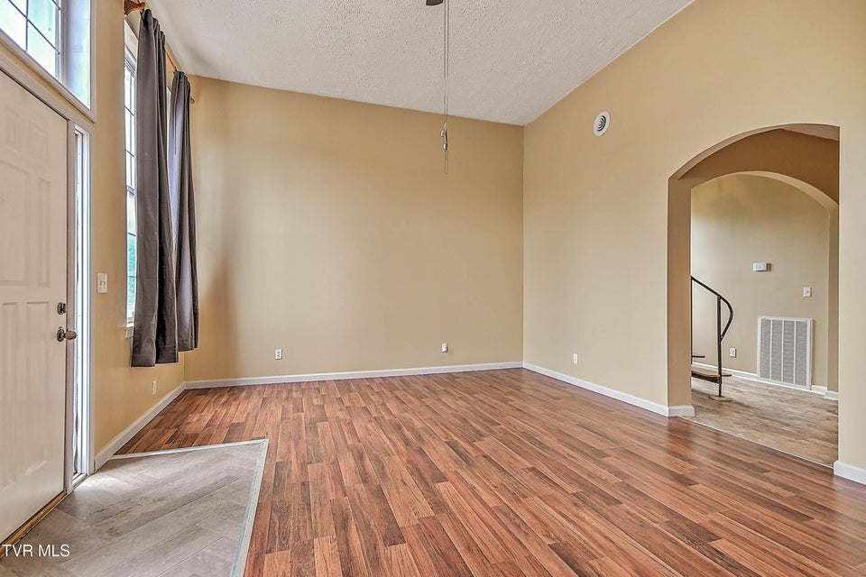 Photo #11: 284 Railroad Avenue