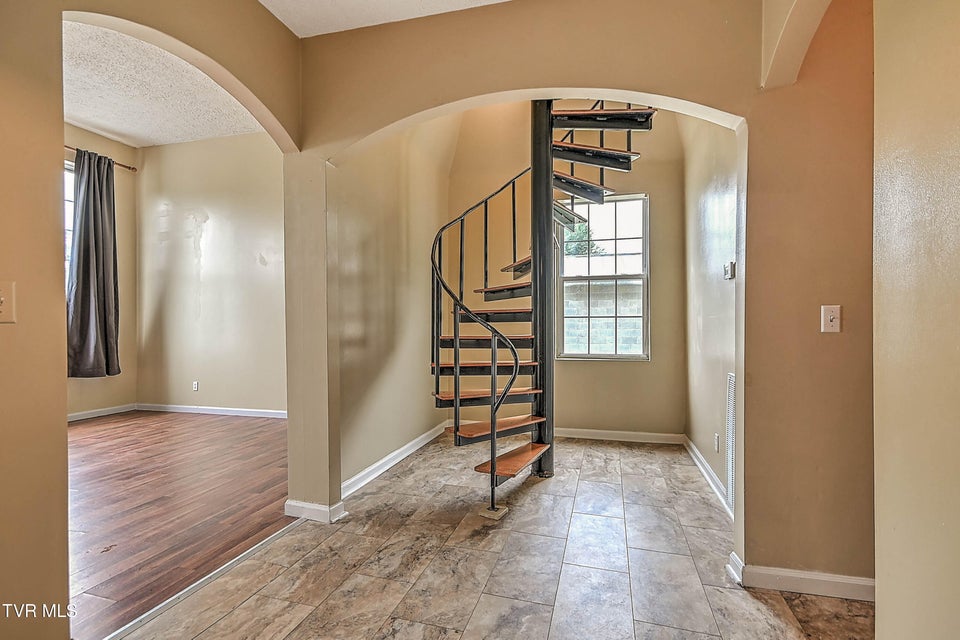 Photo #15: 284 Railroad Avenue