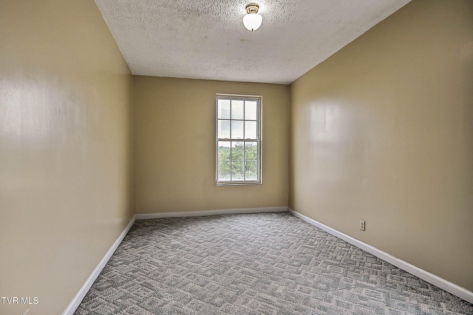 Photo #25: 284 Railroad Avenue