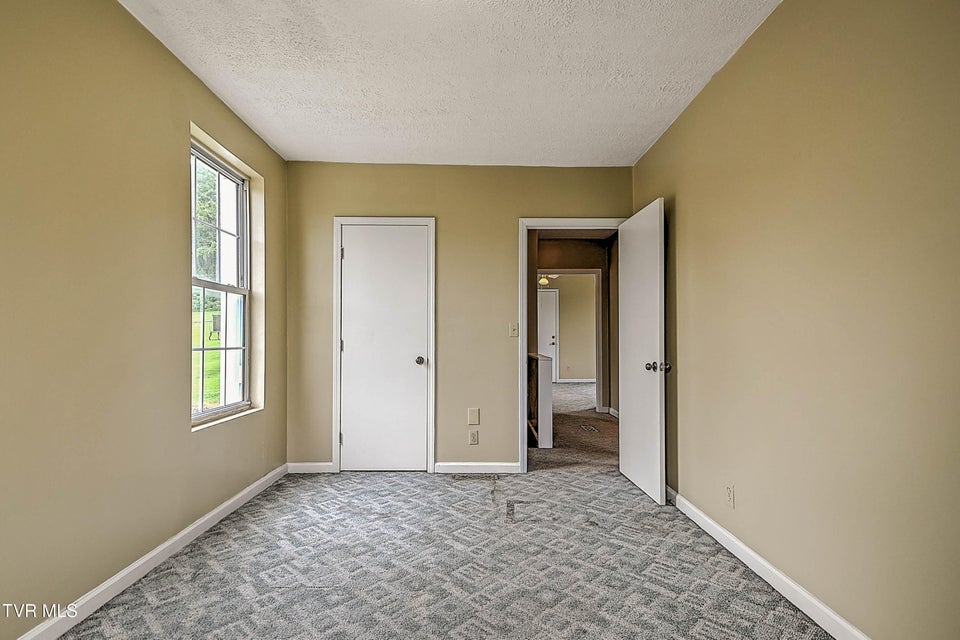 Photo #27: 284 Railroad Avenue