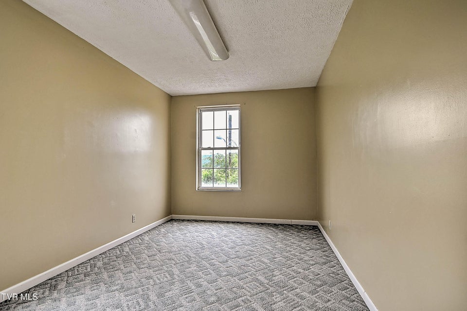 Photo #28: 284 Railroad Avenue