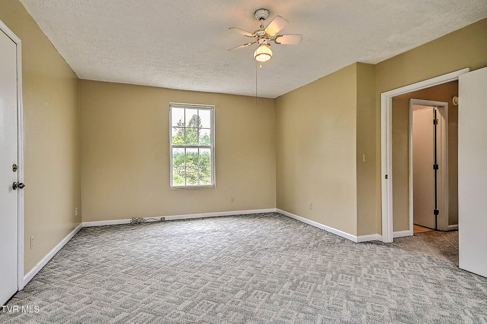 Photo #37: 284 Railroad Avenue