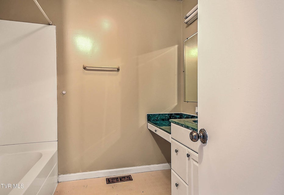 Photo #38: 284 Railroad Avenue