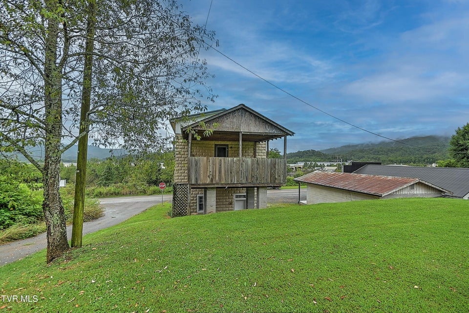 Photo #44: 284 Railroad Avenue