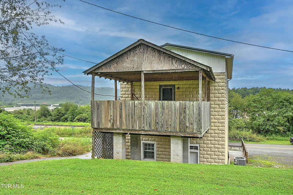 Photo #46: 284 Railroad Avenue