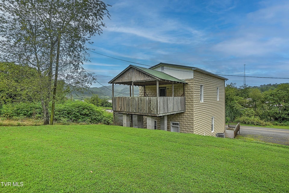 Photo #48: 284 Railroad Avenue