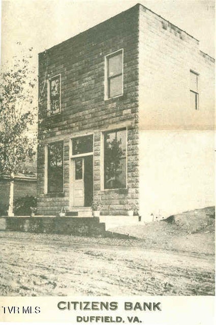 Photo #2: 284 Railroad Avenue