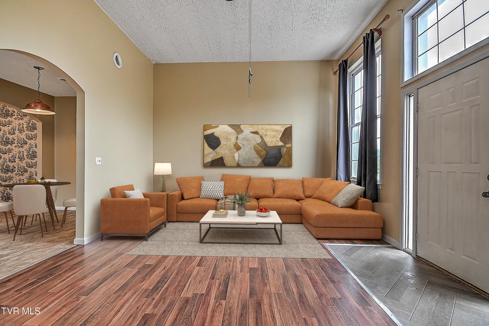 Photo #6: 284 Railroad Avenue