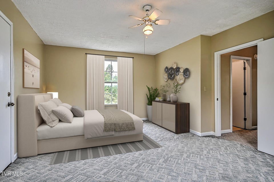 Photo #36: 284 Railroad Avenue