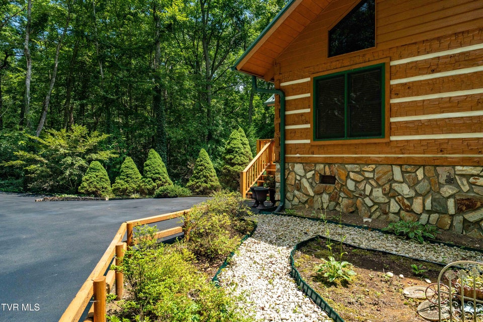 Photo #16: 291 Ivy Wood Lane