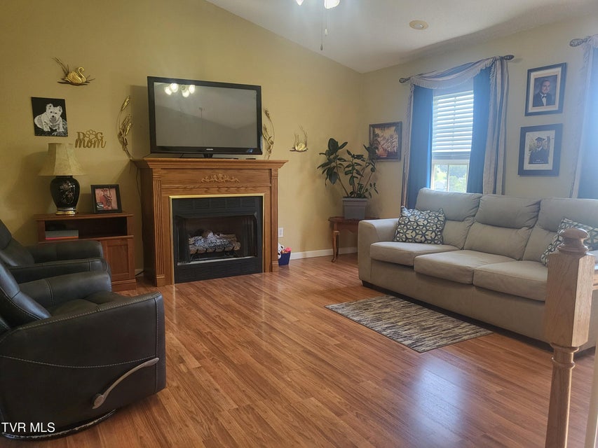 Photo #17: 115 Maple Ridge Drive