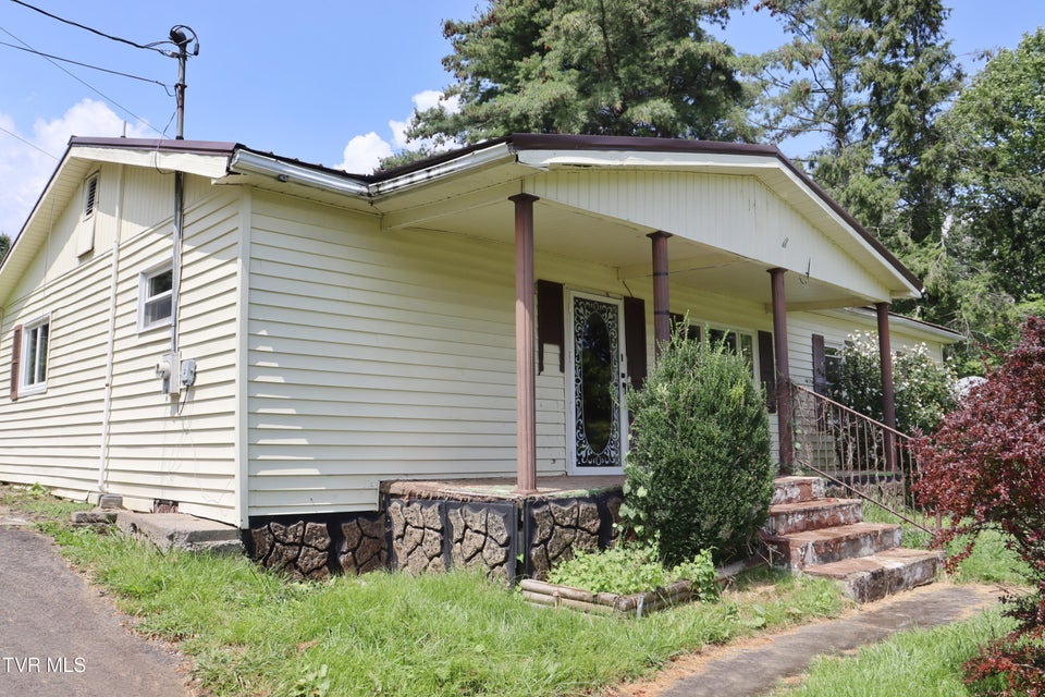 Photo #2: 3849 Nealy Ridge