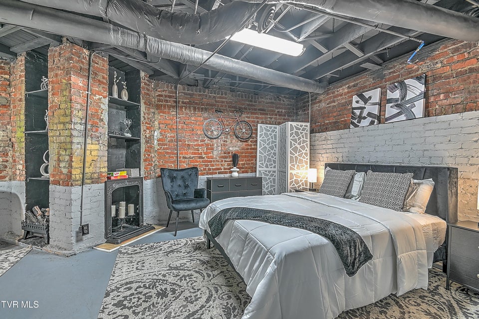 Photo #23: 438 Shelby Street