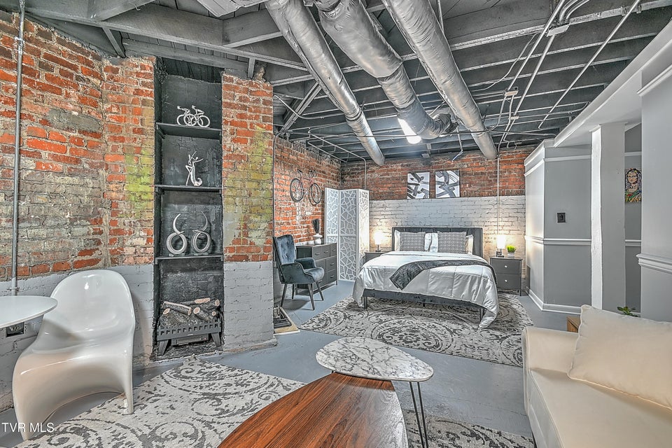 Photo #28: 438 Shelby Street