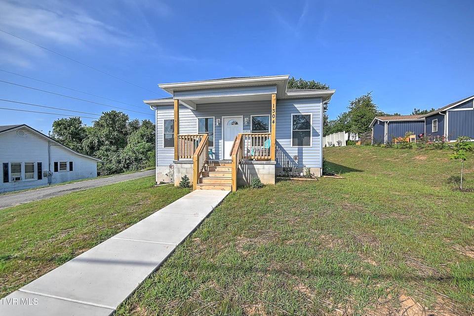 Photo #2: 1304 Virginia Avenue