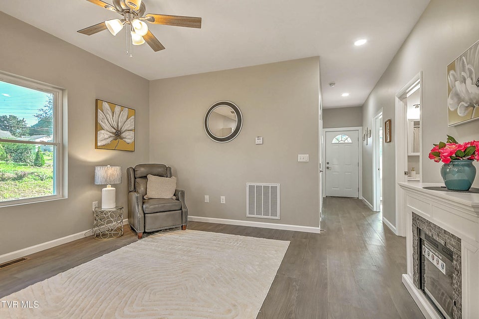 Photo #6: 1304 Virginia Avenue