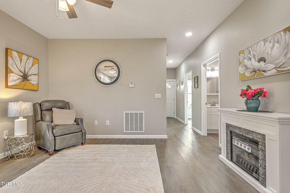 Photo #4: 1304 Virginia Avenue
