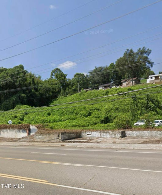 Photo #4: 1040 Lynn Garden Drive