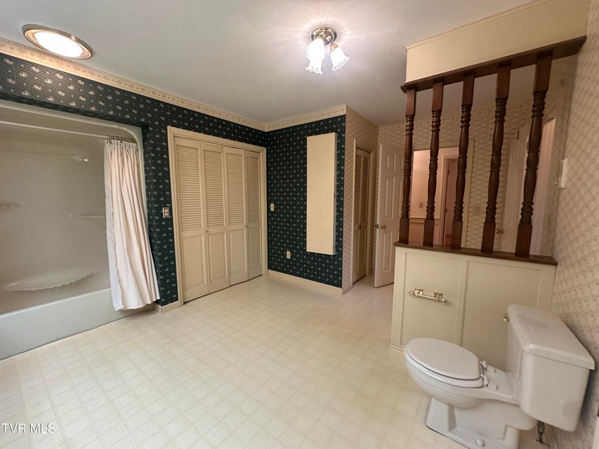 Photo #31: 226 Susong Lane