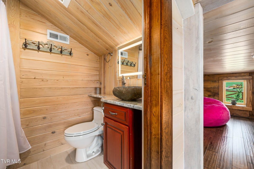 Photo #26: 110 River Lane