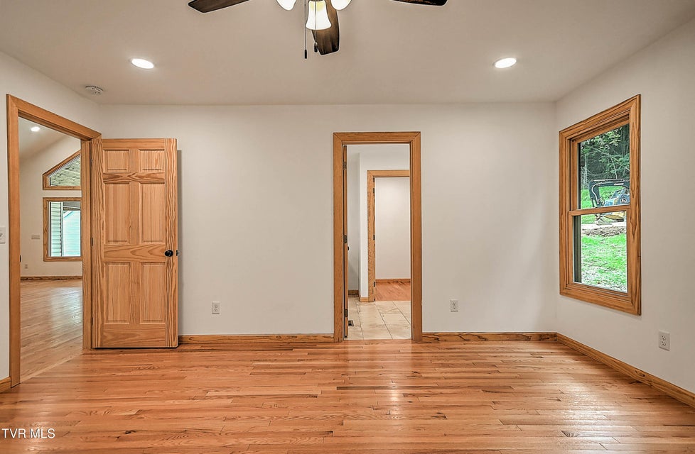 Photo #17: 512 Norris Rd ( Bridle Path) Road