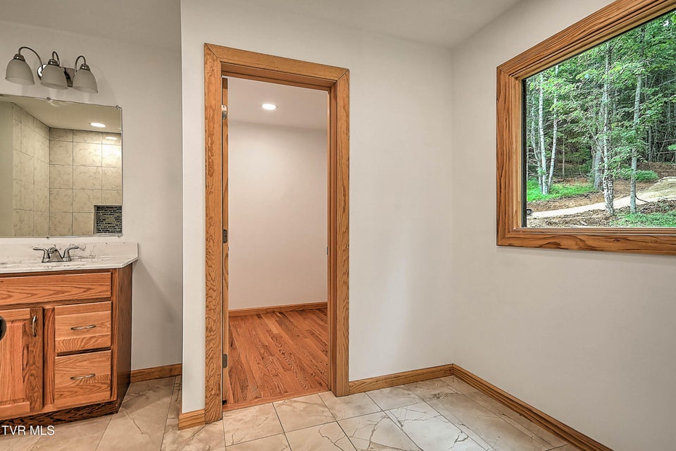 Photo #19: 512 Norris Rd ( Bridle Path) Road